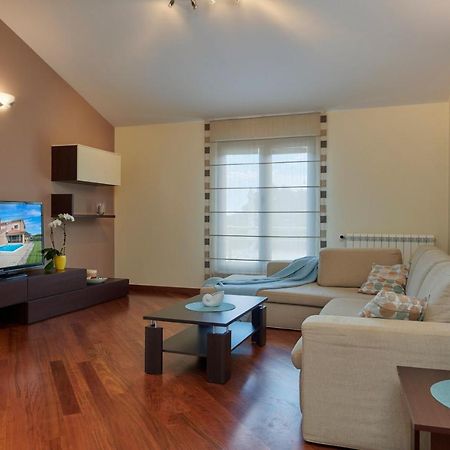 Villa Bartona For 8 Persons With Private Swimmingpool بولا المظهر الخارجي الصورة
