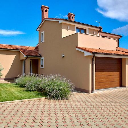 Villa Bartona For 8 Persons With Private Swimmingpool بولا المظهر الخارجي الصورة