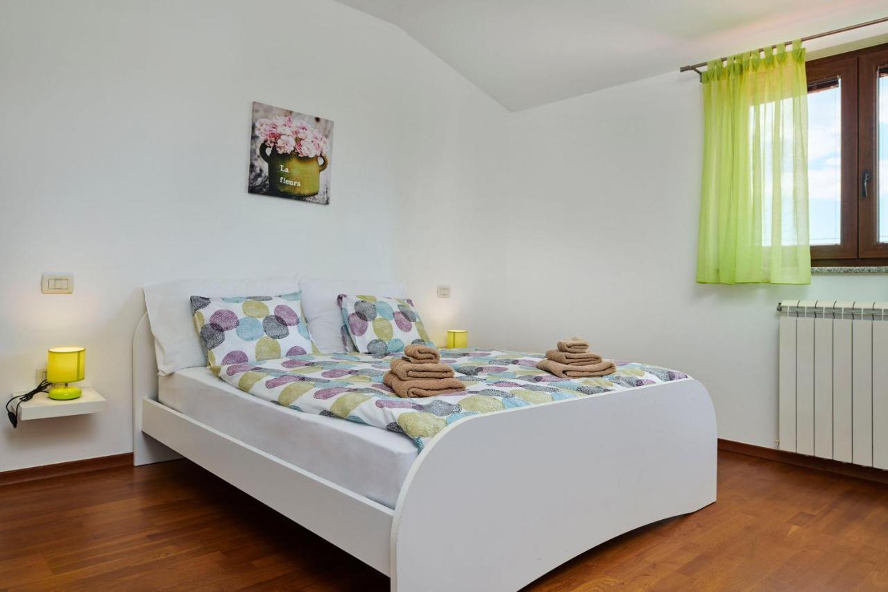 Villa Bartona For 8 Persons With Private Swimmingpool بولا المظهر الخارجي الصورة