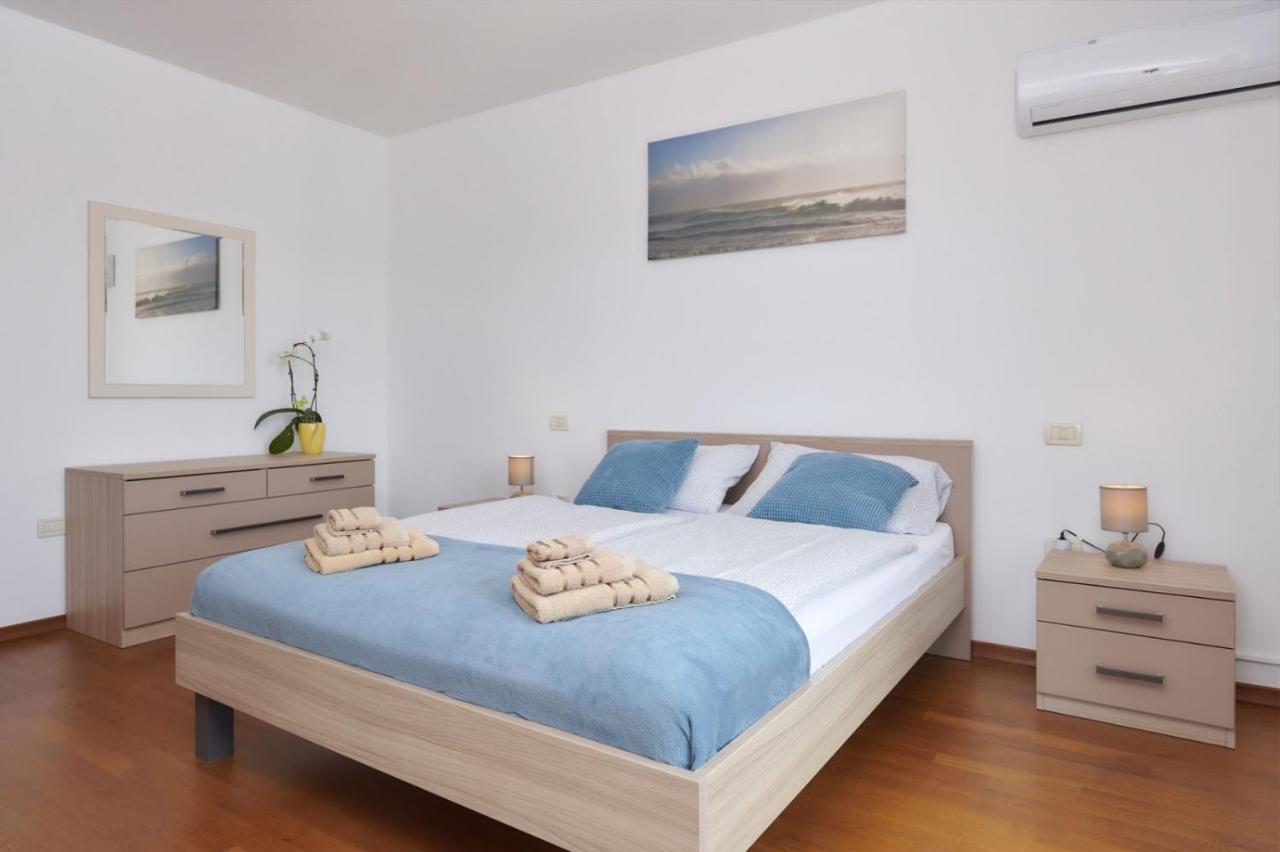 Villa Bartona For 8 Persons With Private Swimmingpool بولا المظهر الخارجي الصورة