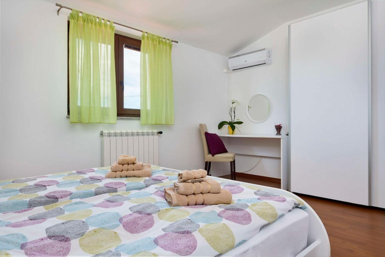 Villa Bartona For 8 Persons With Private Swimmingpool بولا المظهر الخارجي الصورة
