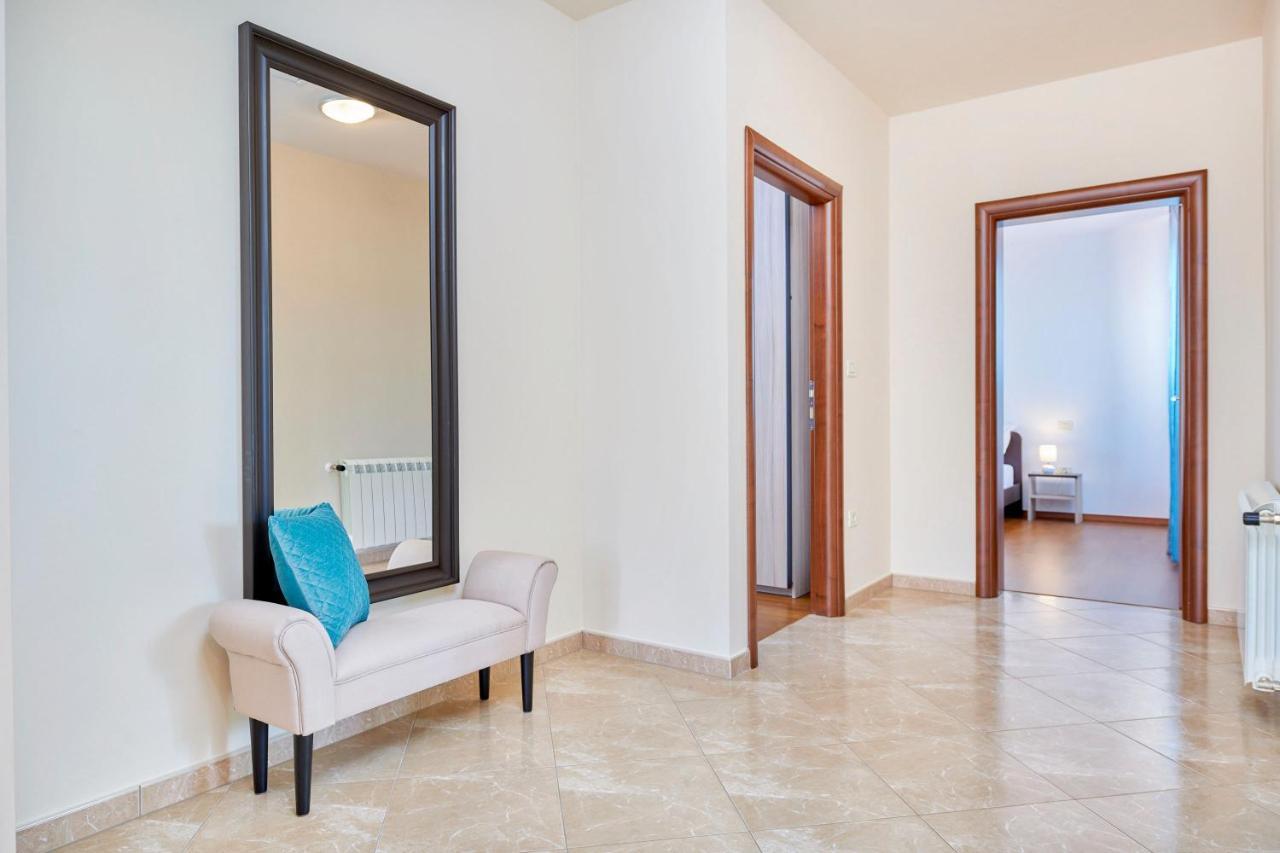 Villa Bartona For 8 Persons With Private Swimmingpool بولا المظهر الخارجي الصورة
