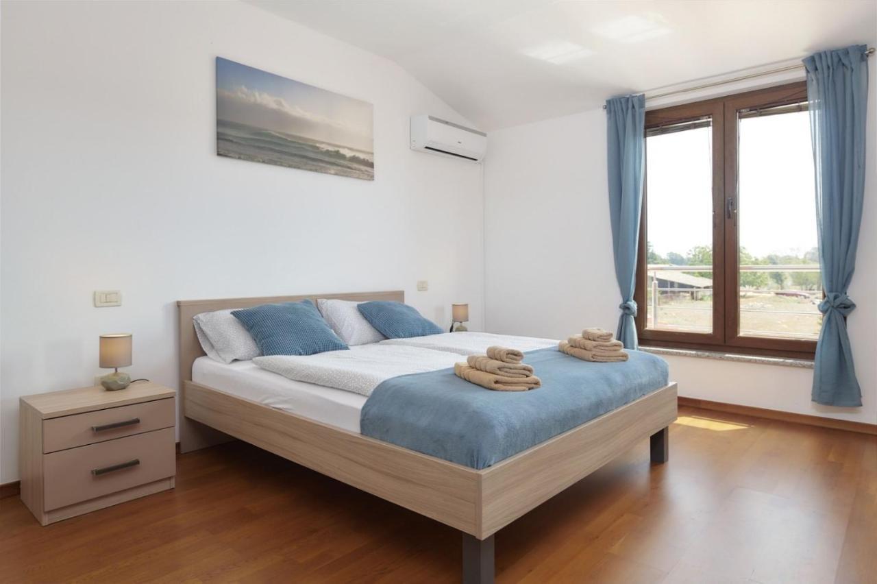 Villa Bartona For 8 Persons With Private Swimmingpool بولا المظهر الخارجي الصورة